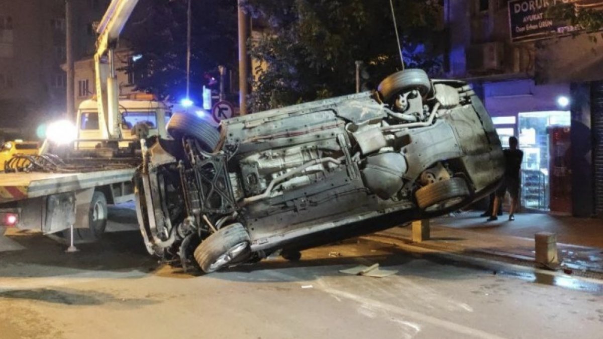 Kocaeli'de kaza yapan otomobilin sürücüsü kaçtı