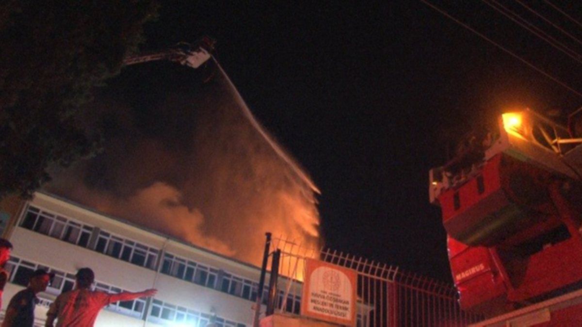 İzmir'de çıkan yangın panik yarattı