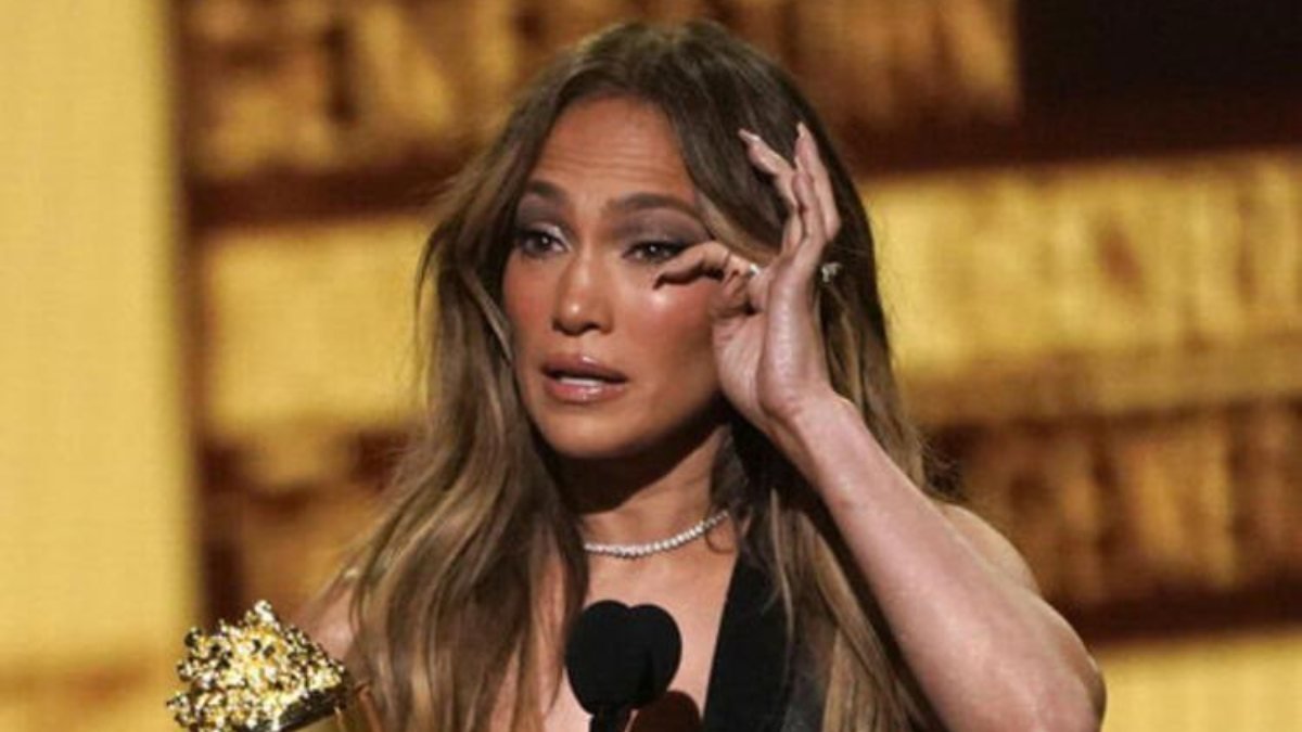 Jennifer Lopez ağladı
