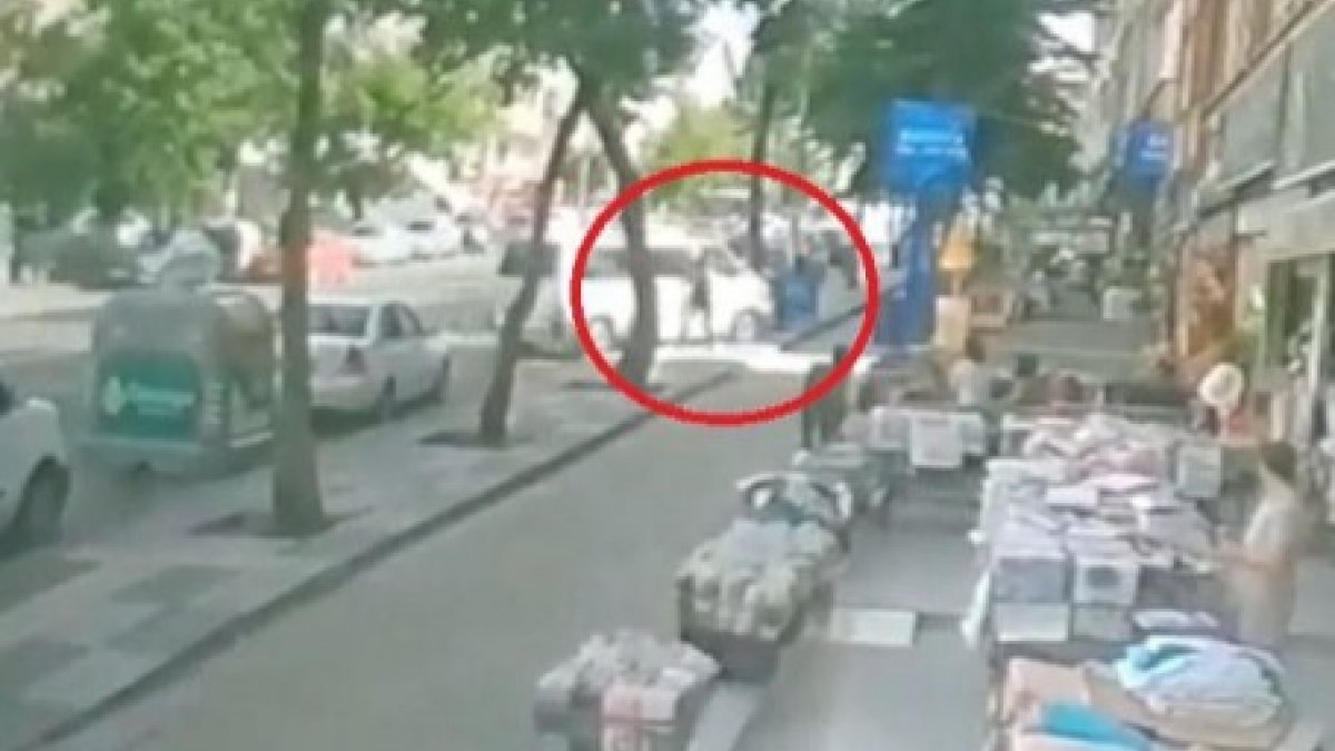Ankara'da bir şoför, minibüsünü tartıştığı 5 kızın üzerine sürdü