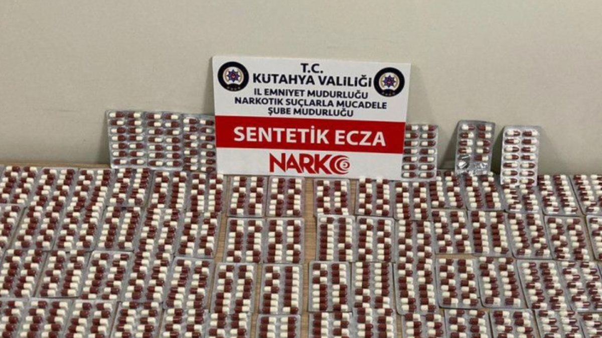 Kütahya'da uyuşturucuları sırt çantasına sakladılar