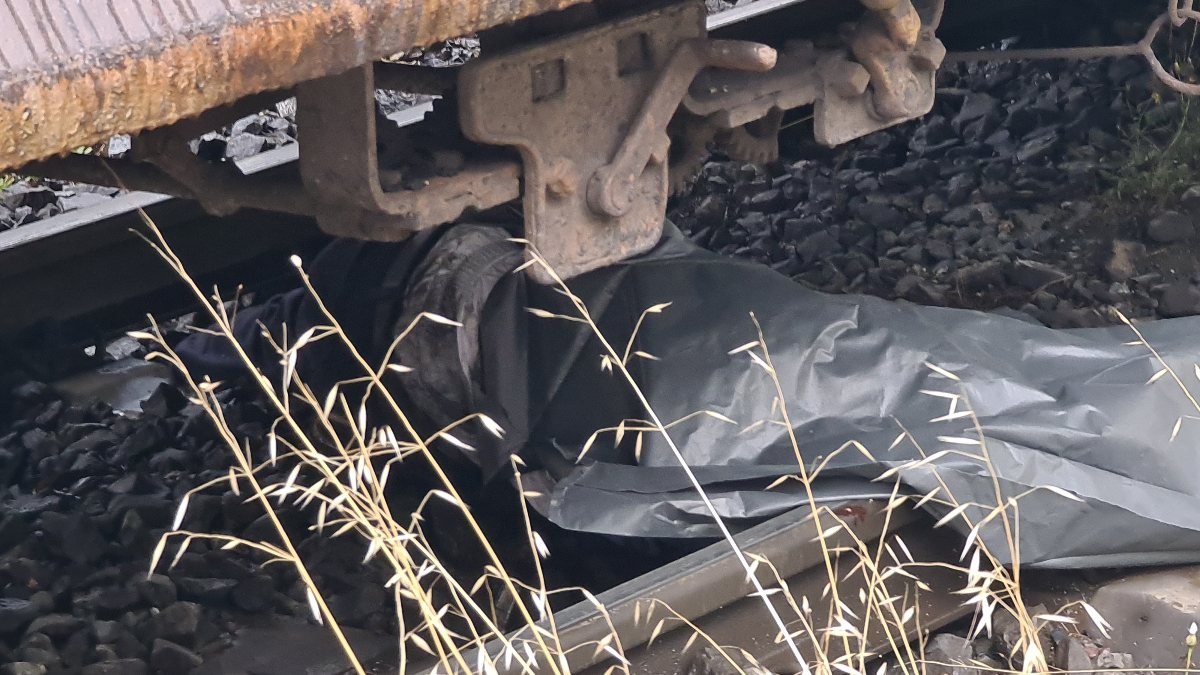 Karabük'teki gencin ölümlü tren kazası kamerada