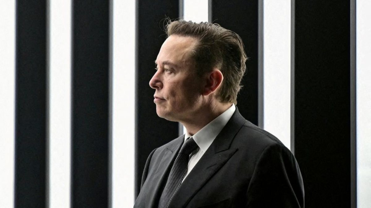 SpaceX, Elon Musk'ı eleştiren çalışanlarını işten kovdu