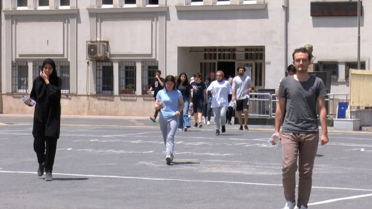 Öğrencilerin birçoğu AYT'yi TYT’ye göre zor buldu