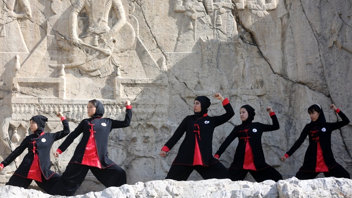 İran'daki Afgan kadın ninjalar görenleri şaşırtıyor
