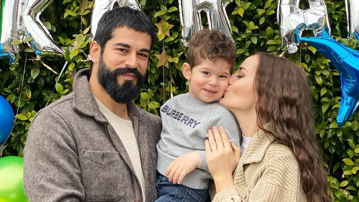 Burak Özçivit ve Fahriye Evcen'in 2. çocuk heyacanı! Fahriye Evcen hamile..