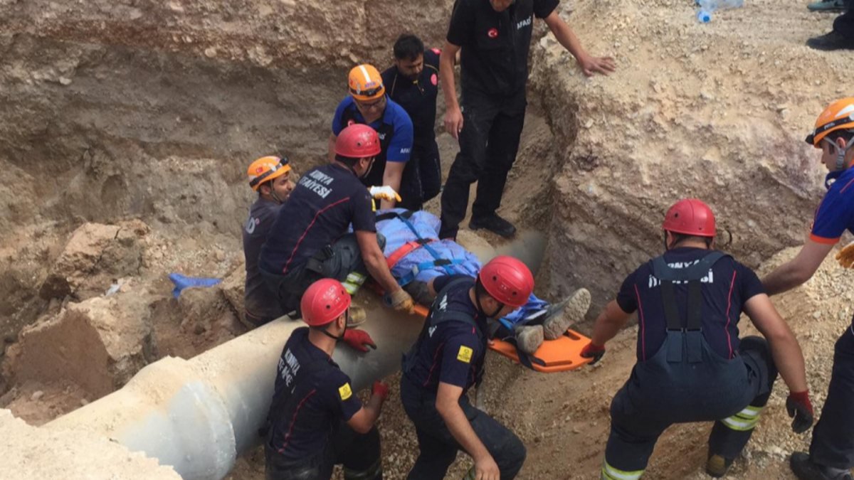 Konya'da kum yığının alında kalan işçinin cansız bedenine ulaşıldı