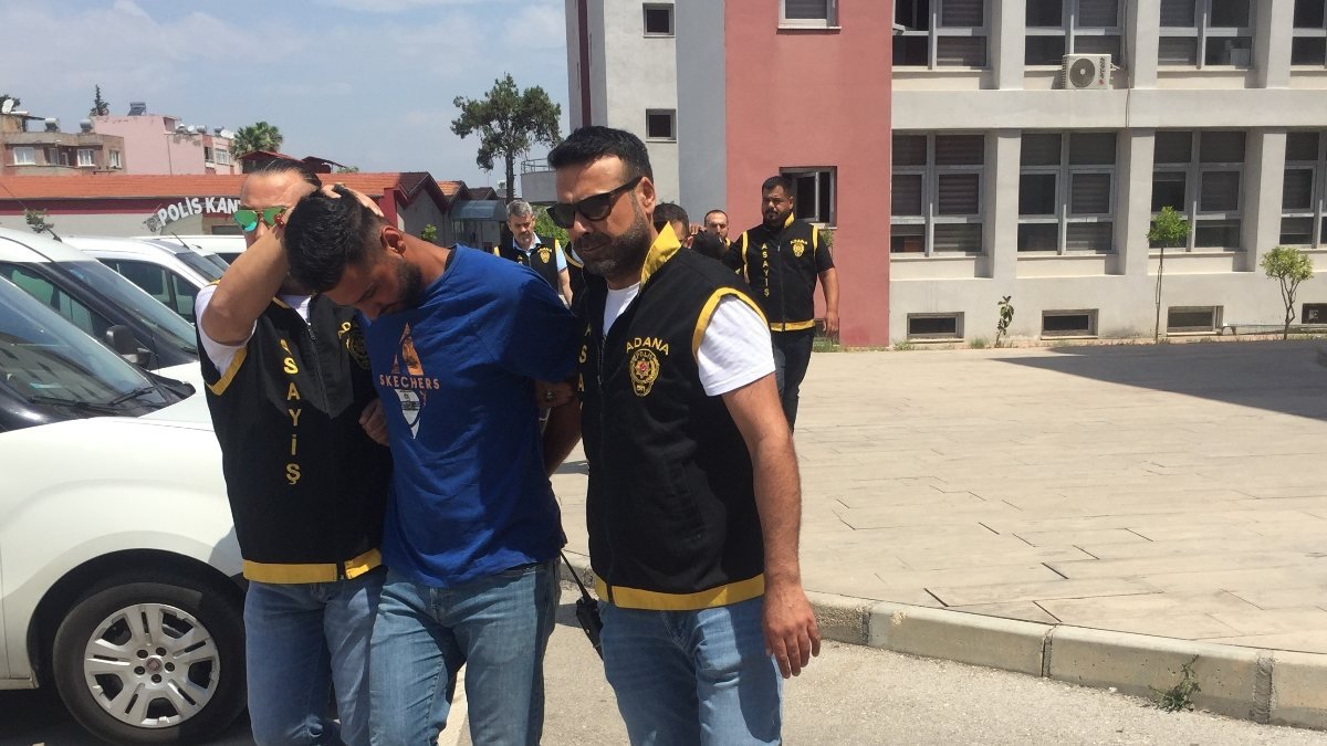 Adana'da kuyumcuya giren silahlı soyguncular yakalandı