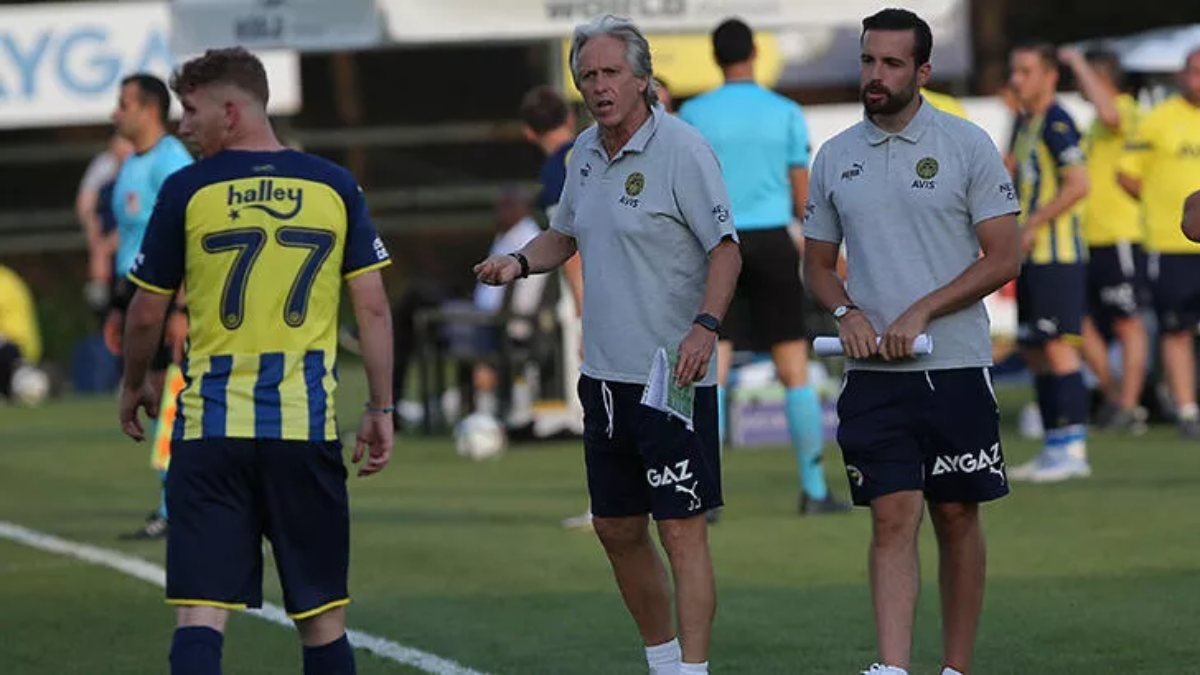 Fenerbahçe'de Jorge Jesus yeni sistemi belirledi mi?