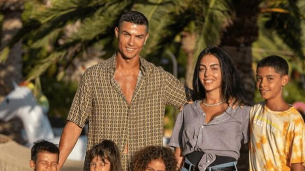 Ronaldo ailesiyle Ibiza'da
