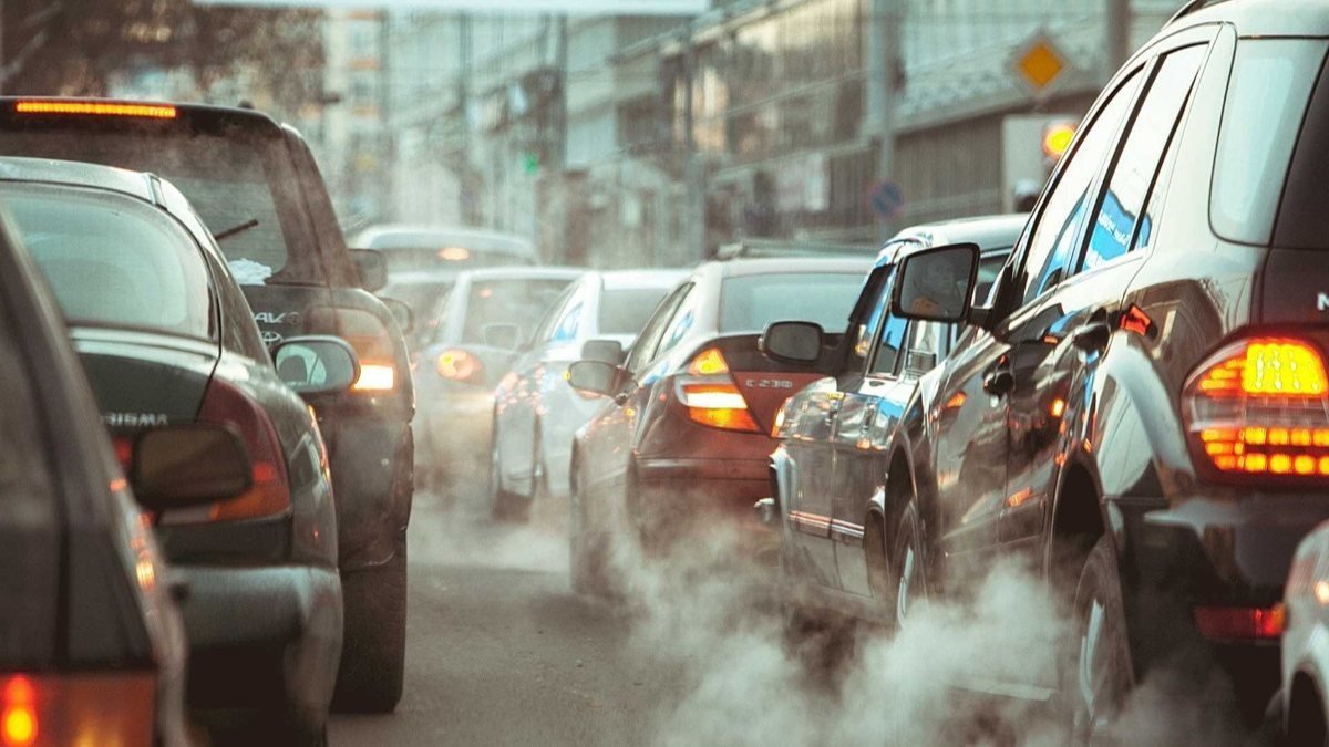 Beş ülke AB'nin benzinli ve dizel araç yasağına karşı çıkıyor