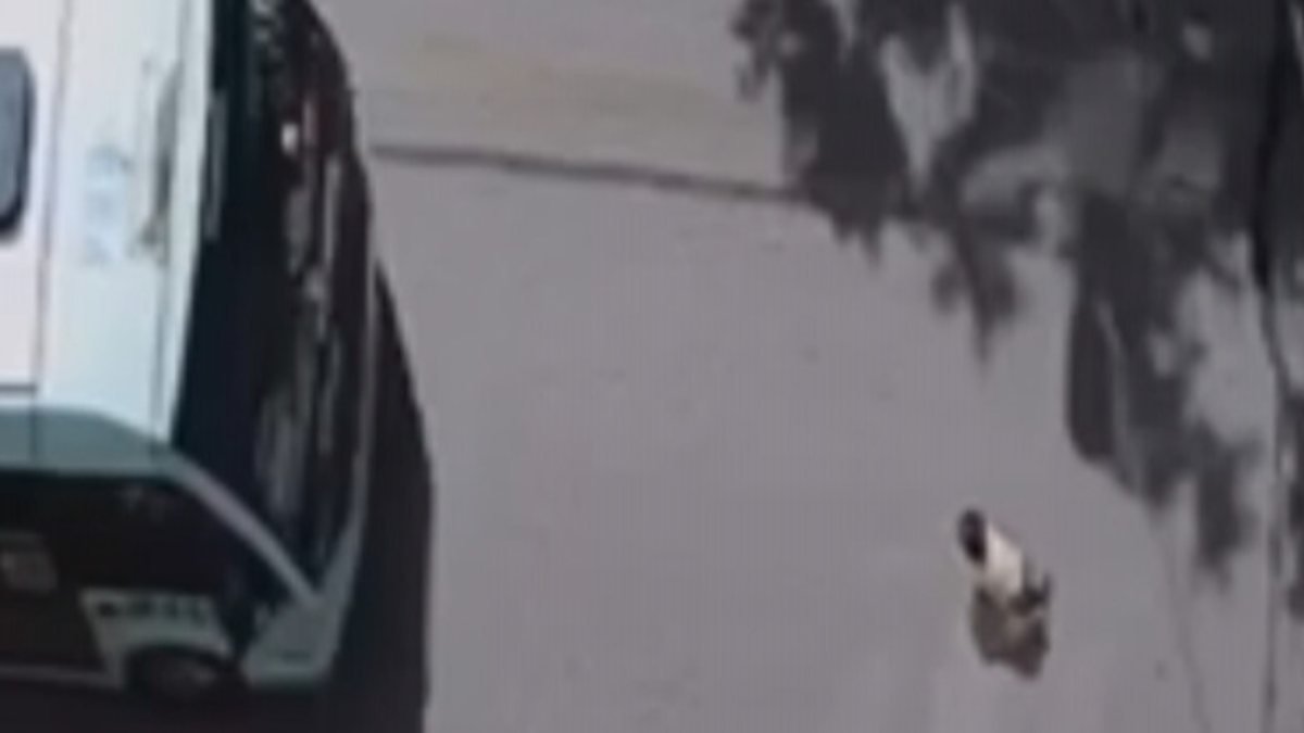 Maltepe'de sepetli motosikletten düşen çocuk