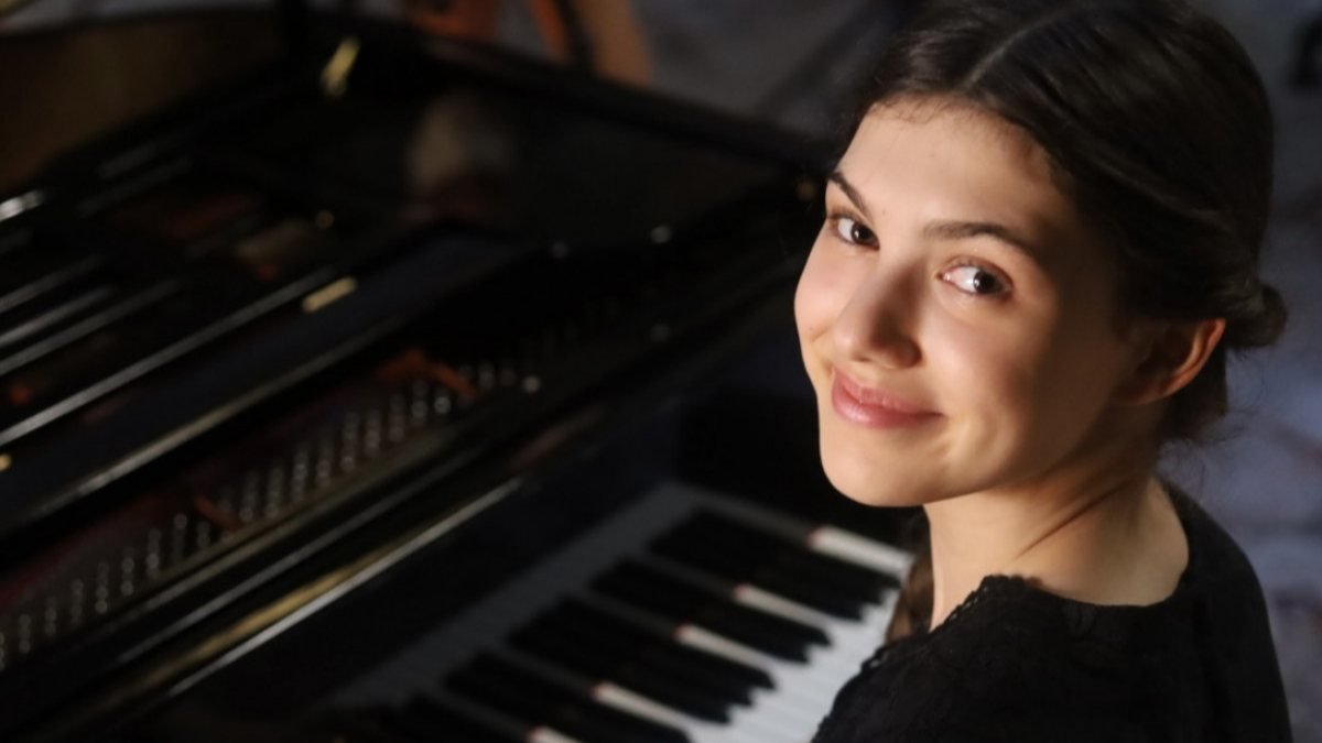 Piyanist İlyun Bürkev, Avusturya’nın iki önemli müzik okulunu kazandı