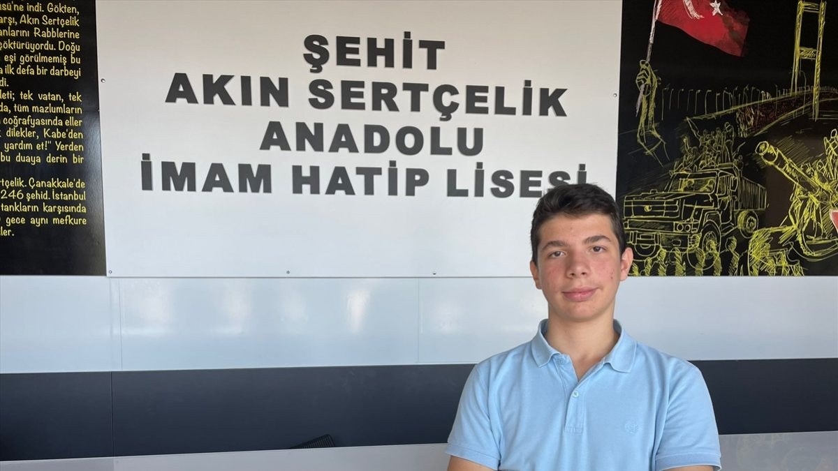 Ataşehir'deki LGS birincisi Abdullah, günde 10 saat ders çalıştı