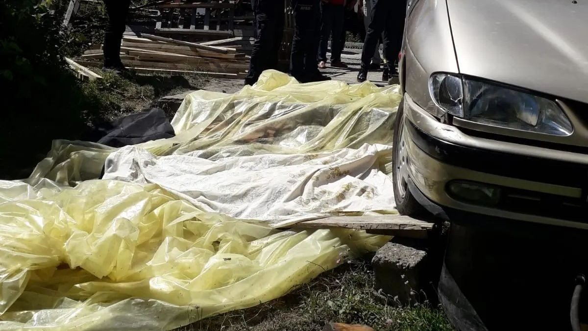 Zonguldak'ta yaşlı adam el frenini çekmediği aracının altında can verdi