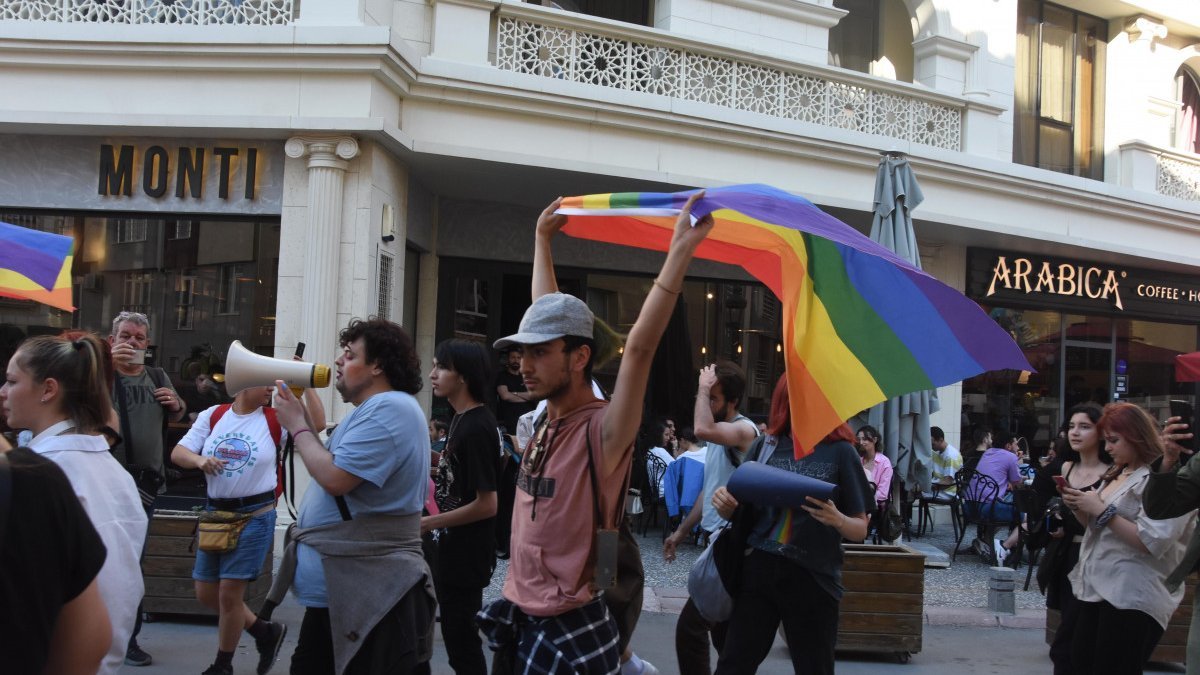 Eskişehir’de izinsiz LGBT yürüyüşü: 10’u da serbest