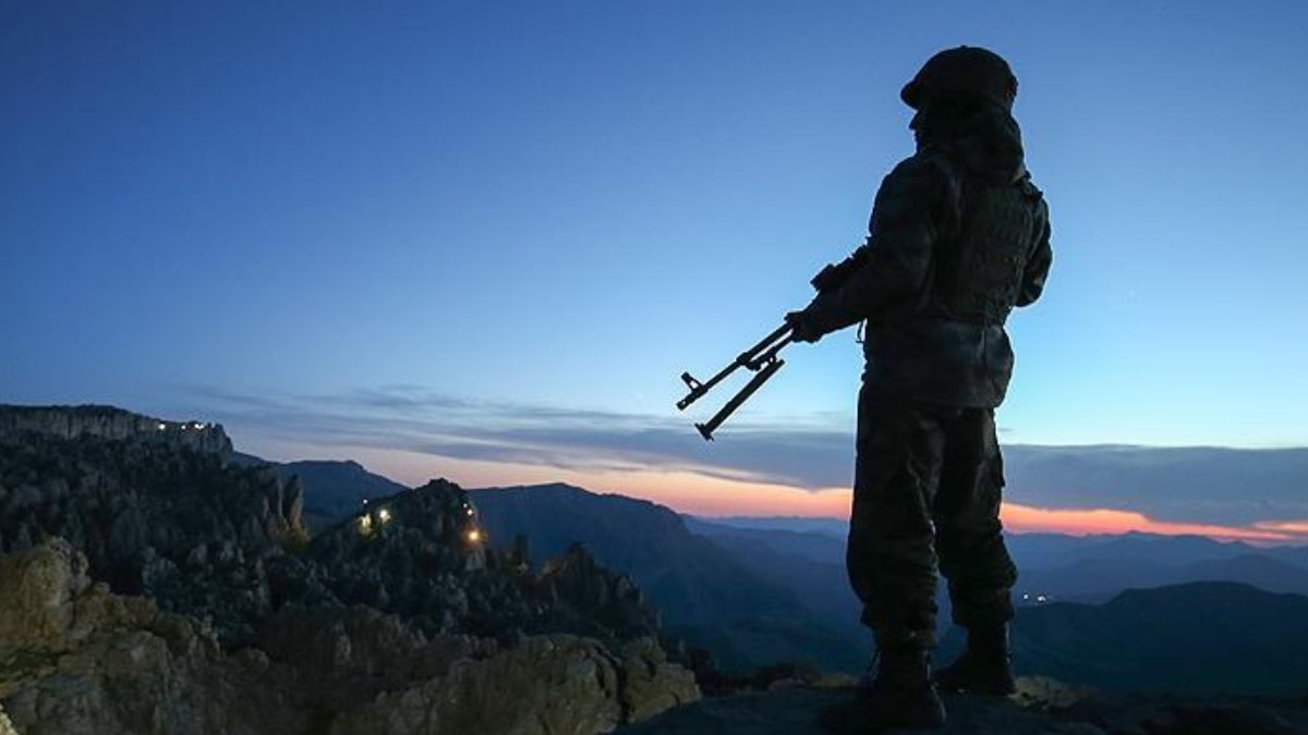 TSK'dan PKK'ya ağır darbe: 9 terörist leş edildi