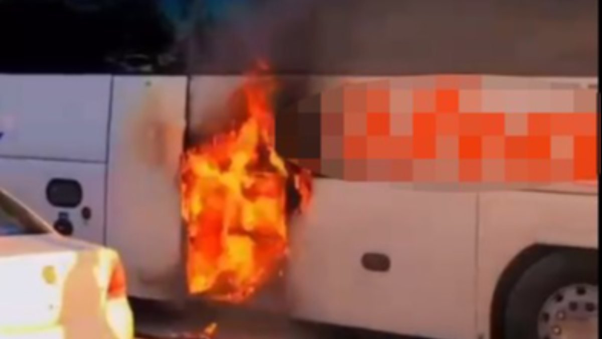 Antalya’da yolcu otobüsü, alevlere teslim oldu