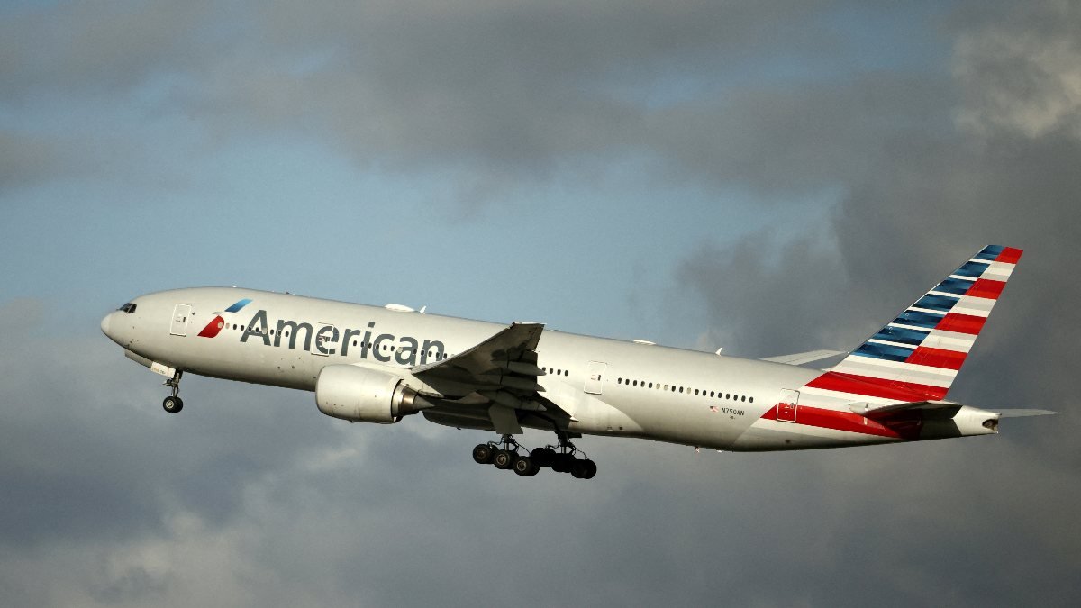 Amerikan Airlines uçağında hırsızlık yaşandı