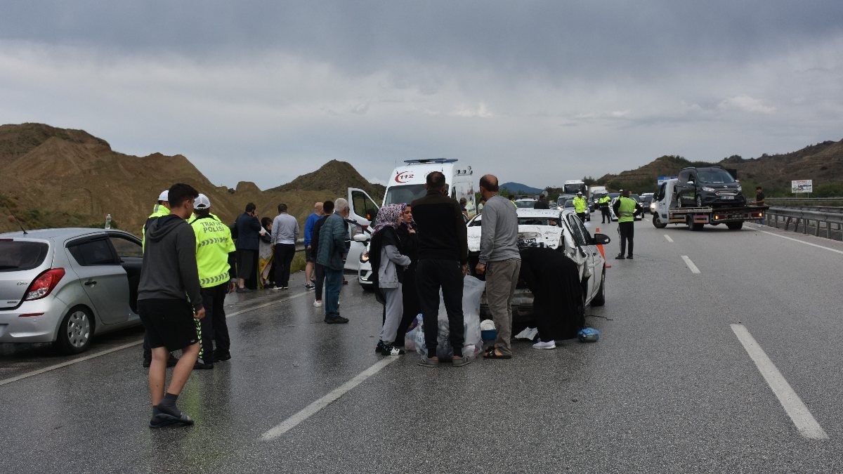 Kastamonu'da 6 Aracın Karıştığı Zincirleme Kaza