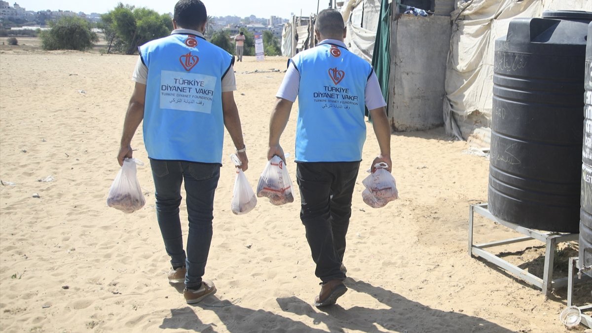 TDV, Gazze'de ihtiyaç sahibi 13 bin aileye kurban eti dağıttı