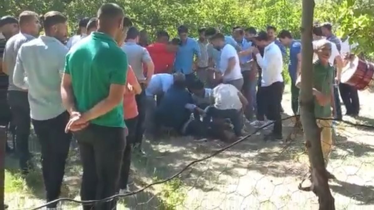 Elazığ'da halay çekerken kalp krizi geçiren adam hayatını kaybetti