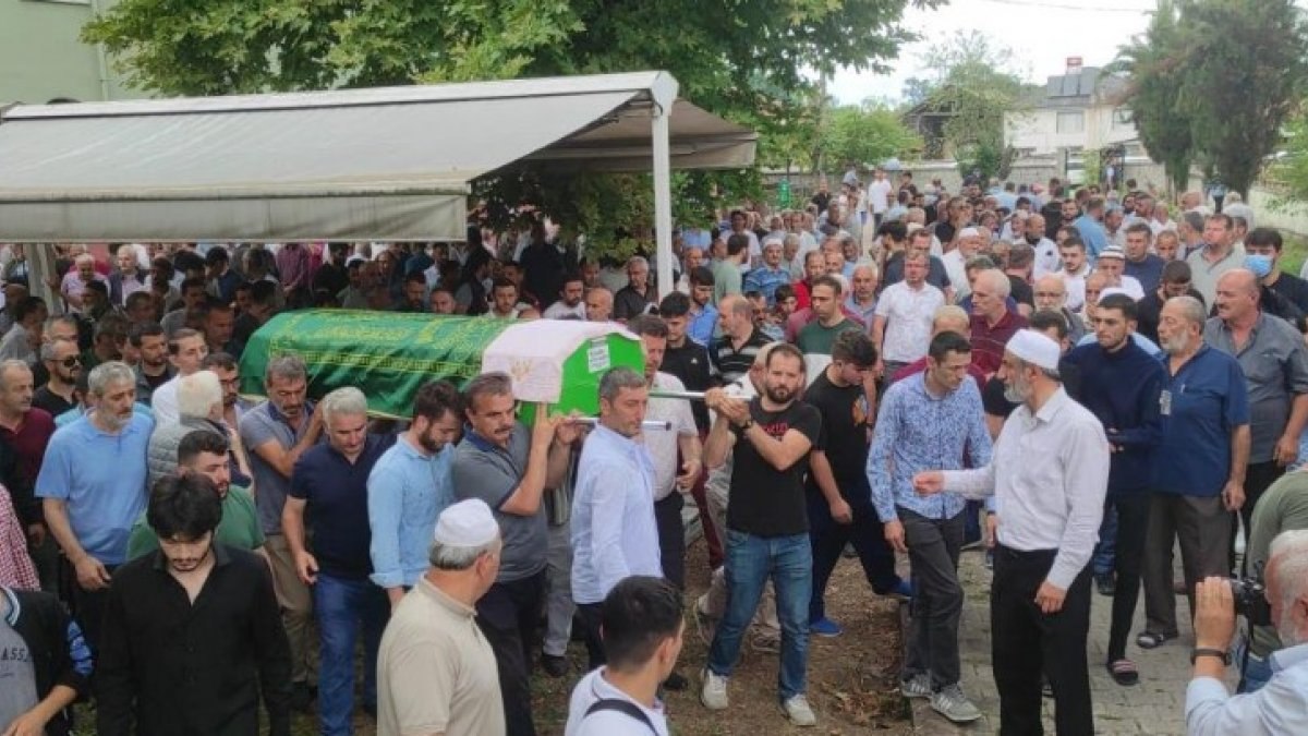 Kocaeli'de denizde boğulan 2 gence Sakarya'da veda
