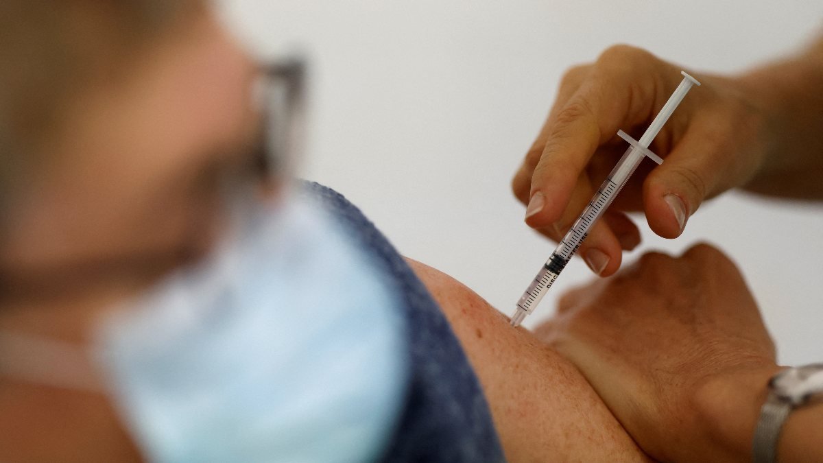 DSÖ'den Avrupa'ya koronavirüs aşısı ve maske çağrısı