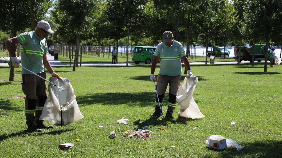 İstanbul'da bayram tatilinden geriye bin 200 ton çöp kaldı