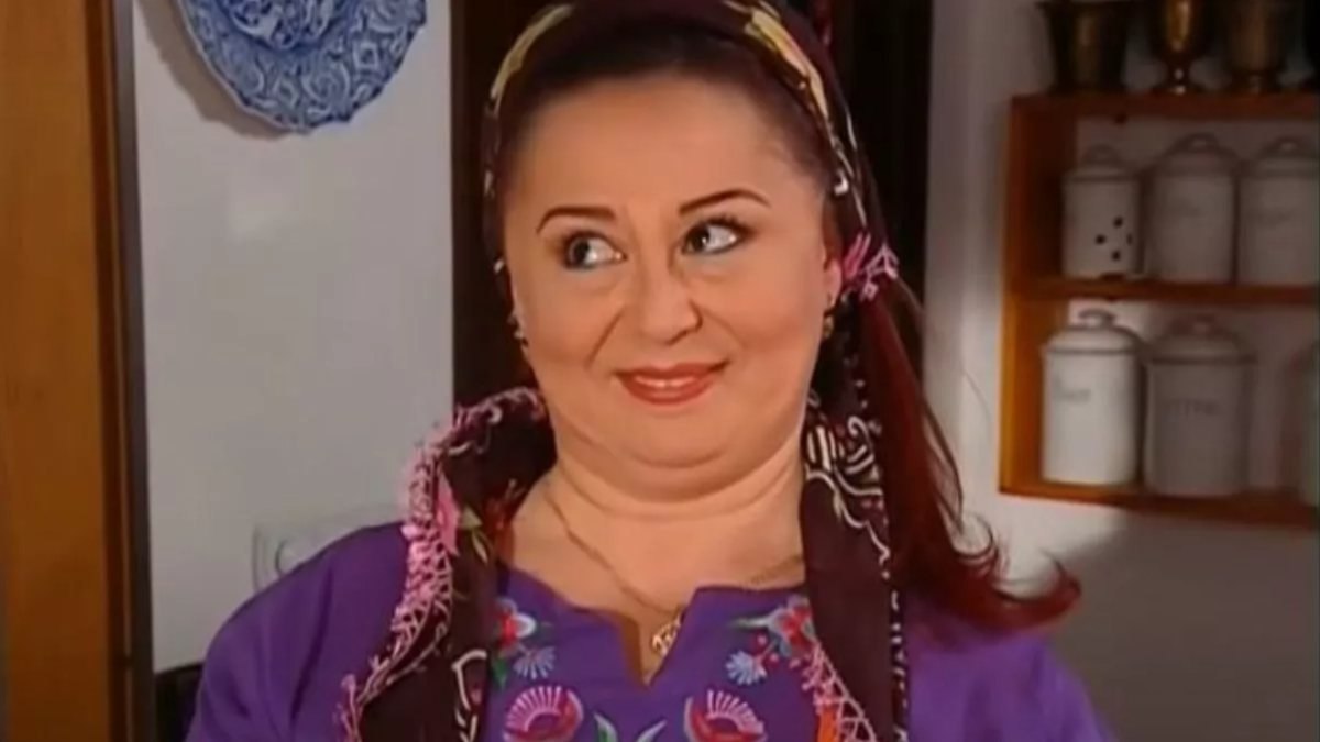 Selena’nın Müstesna'sı Parla Şenol mayosunu giydi, açıldıkça açıldı! 'Ne cevher varmış'