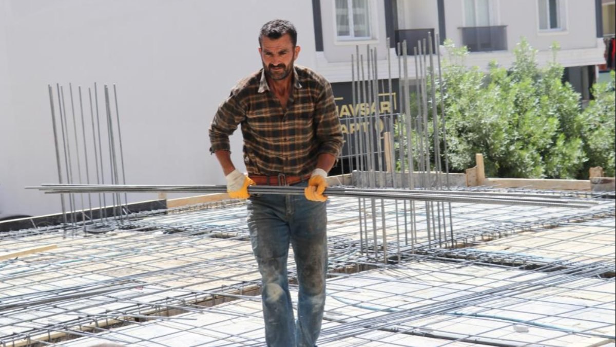Van’da işçiler 33 derecede ekmek mücadelesi veriyor