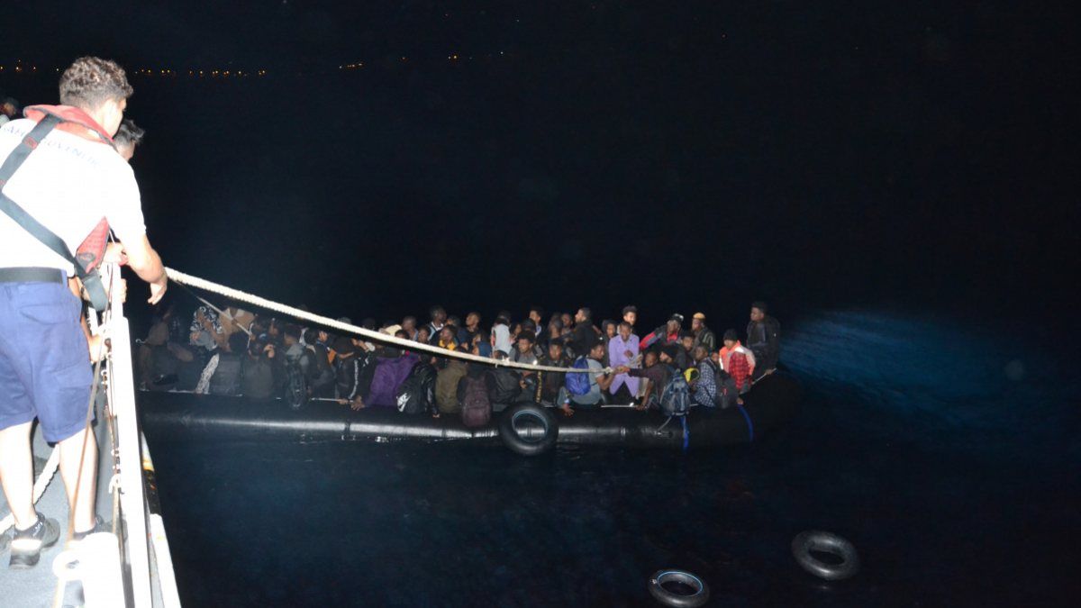 İzmir'de 23 kaçak göçmen yakalandı, 67 kaçak göçmen kurtarıldı