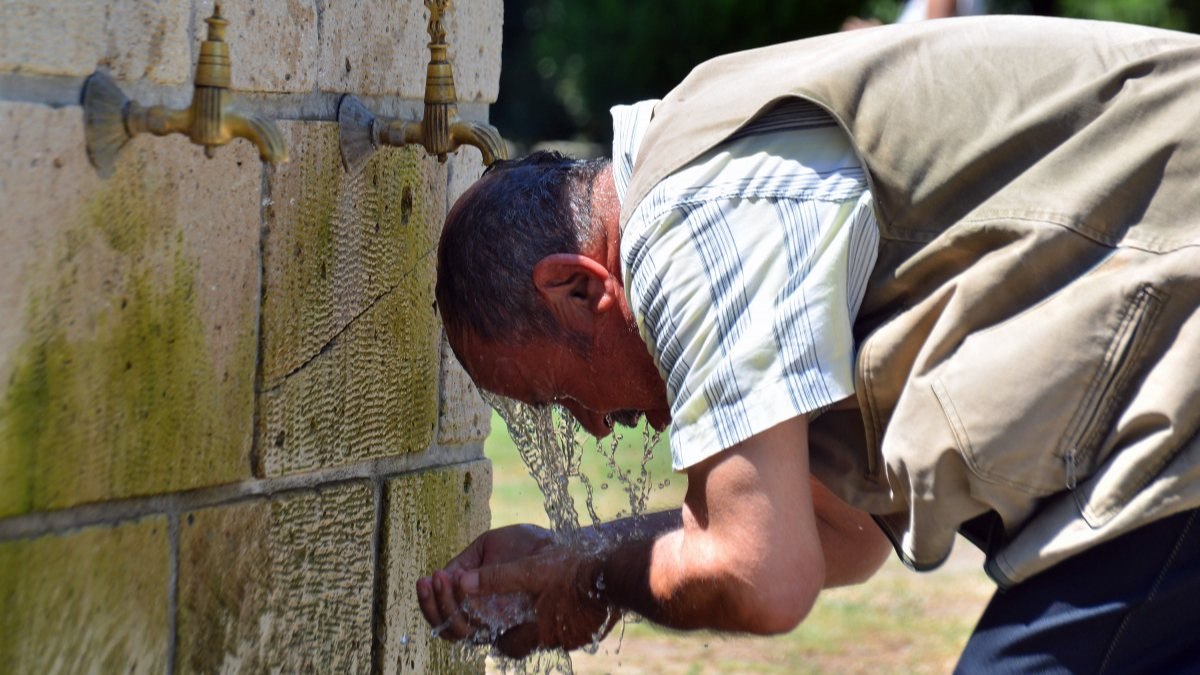 Adana’da termometreler 42 dereceyi gösterdi