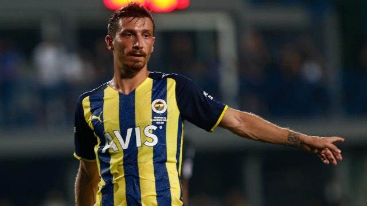 Mert Hakan, bir süre daha takımdan ayrı kalacak