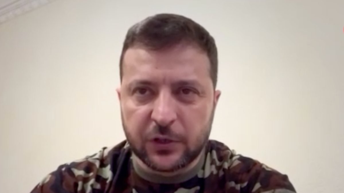 Vladimir Zelensky: İşgalciler bile kazanacağımızı kabul ediyor