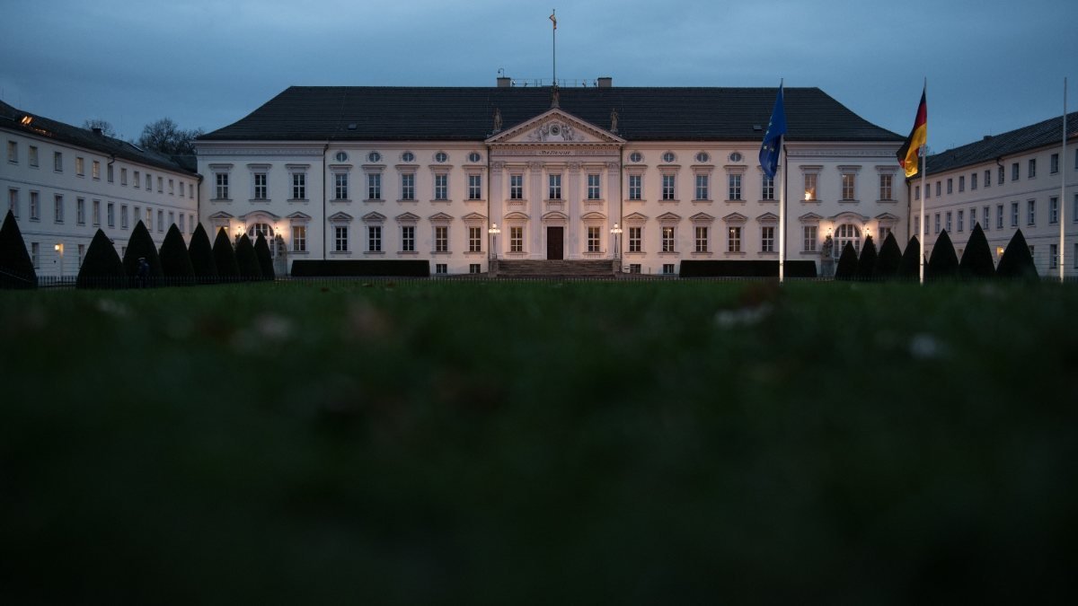 Almanya’da Cumhurbaşkanlığı Sarayı’nın ışıkları tasarruf için söndürülecek