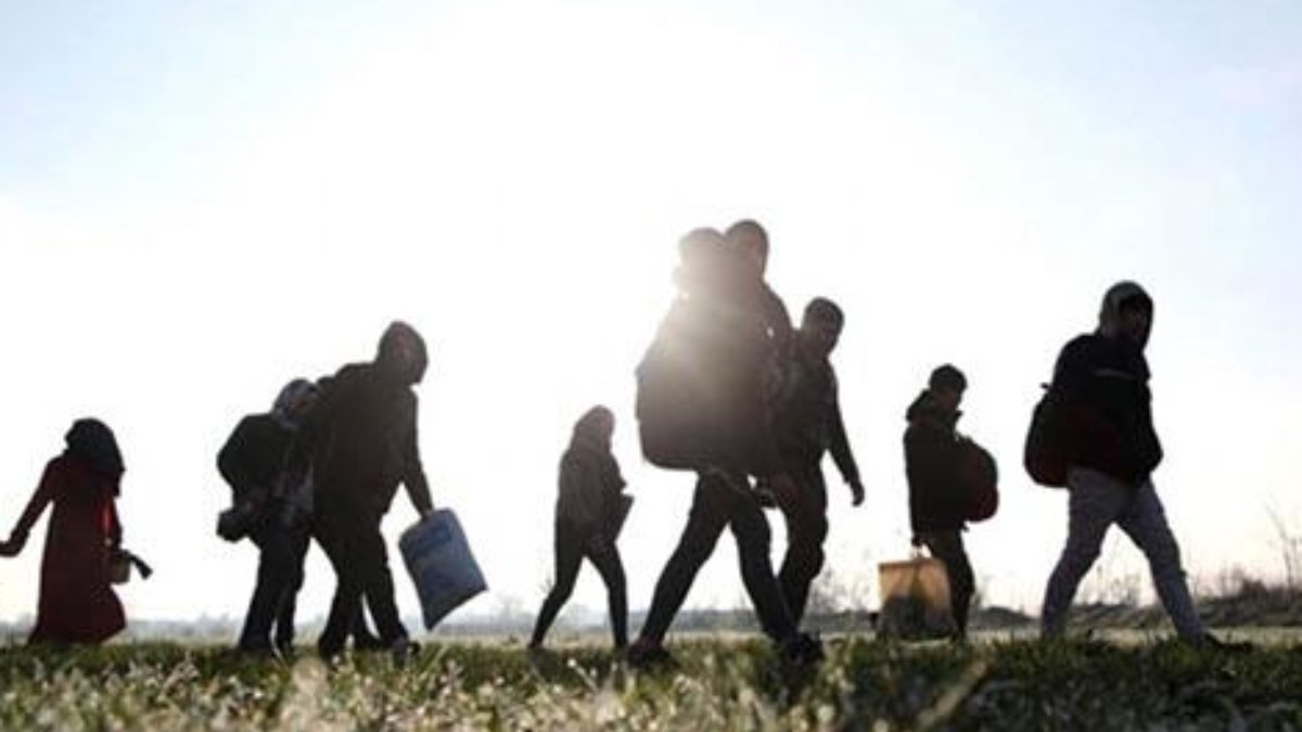 İstanbul'da bir ayda 18 bin 297 kaçak göçmene yasal işlem yapıldı