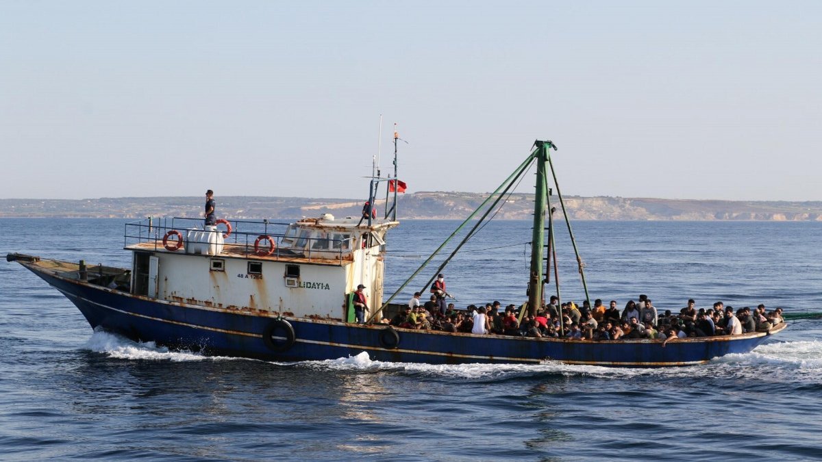 Bozcaada açıklarında 227 kaçak göçmen yakalandı