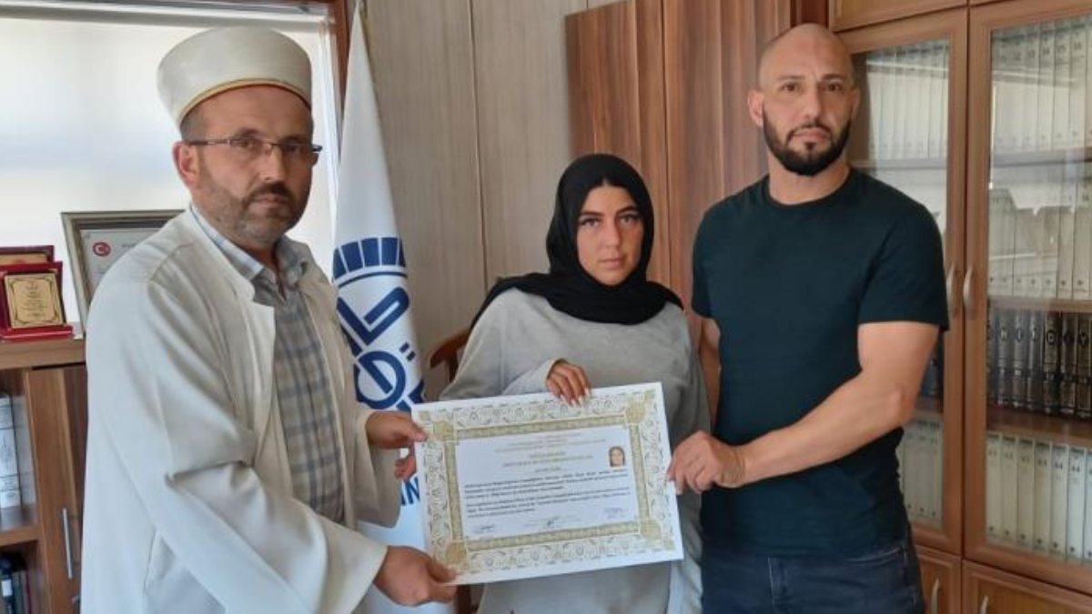 Alman genç kadın Zonguldak'ta Müslüman oldu