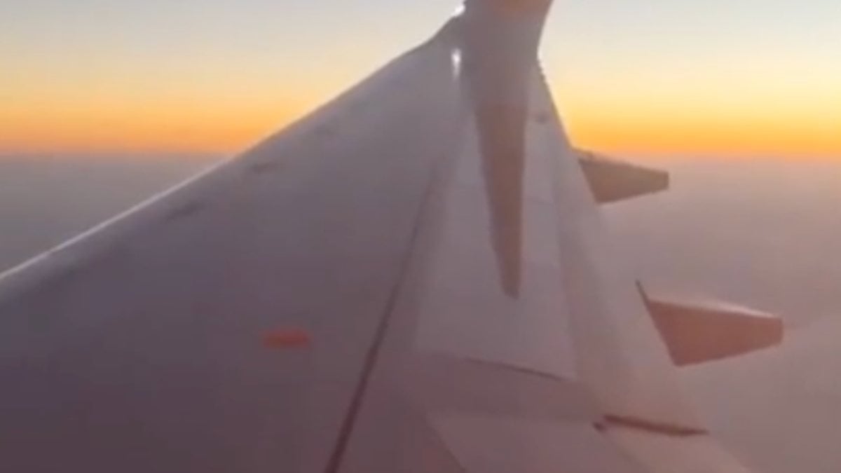 Adana uçuşundaki pilot, sosyal medyada gündem oldu