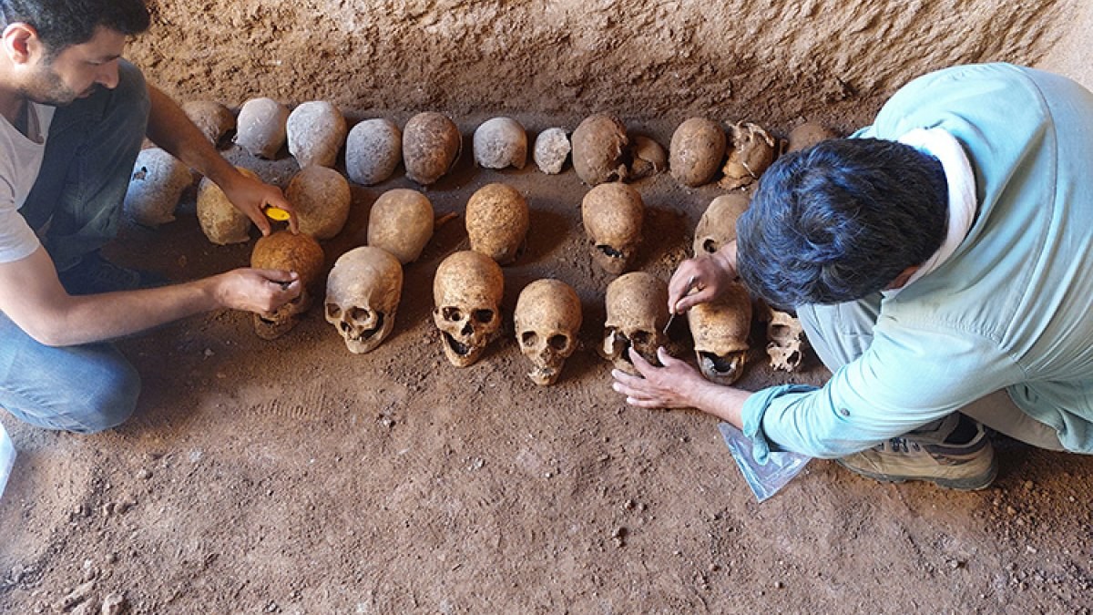 Adıyaman'da bin 600 yıllık 27 iskelet bulundu