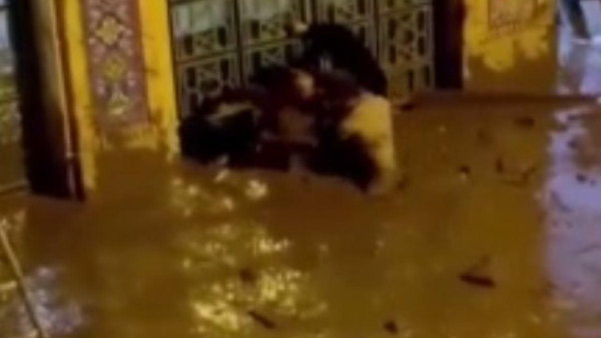 İran’da sel felakete dönüştü