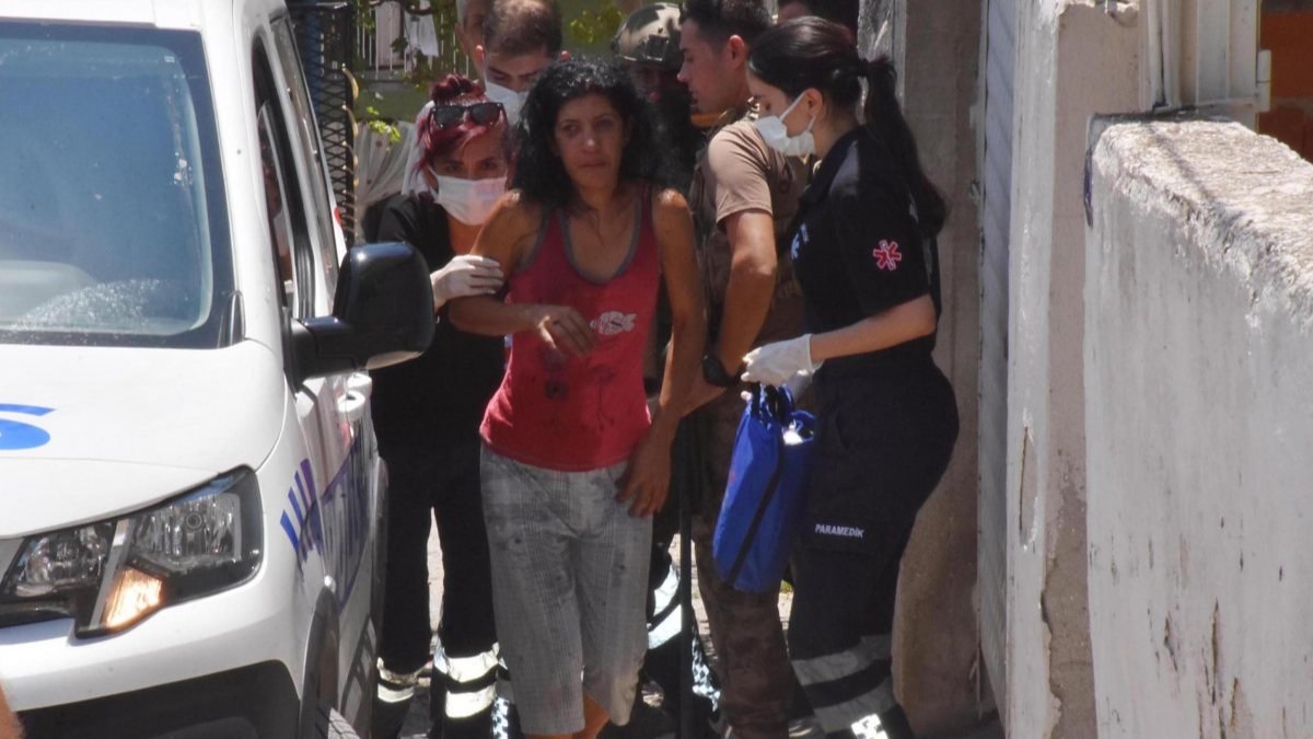 İzmir'de eşi tarafından bıçakla rehin alınan kadın, yaşadıklarını anlattı