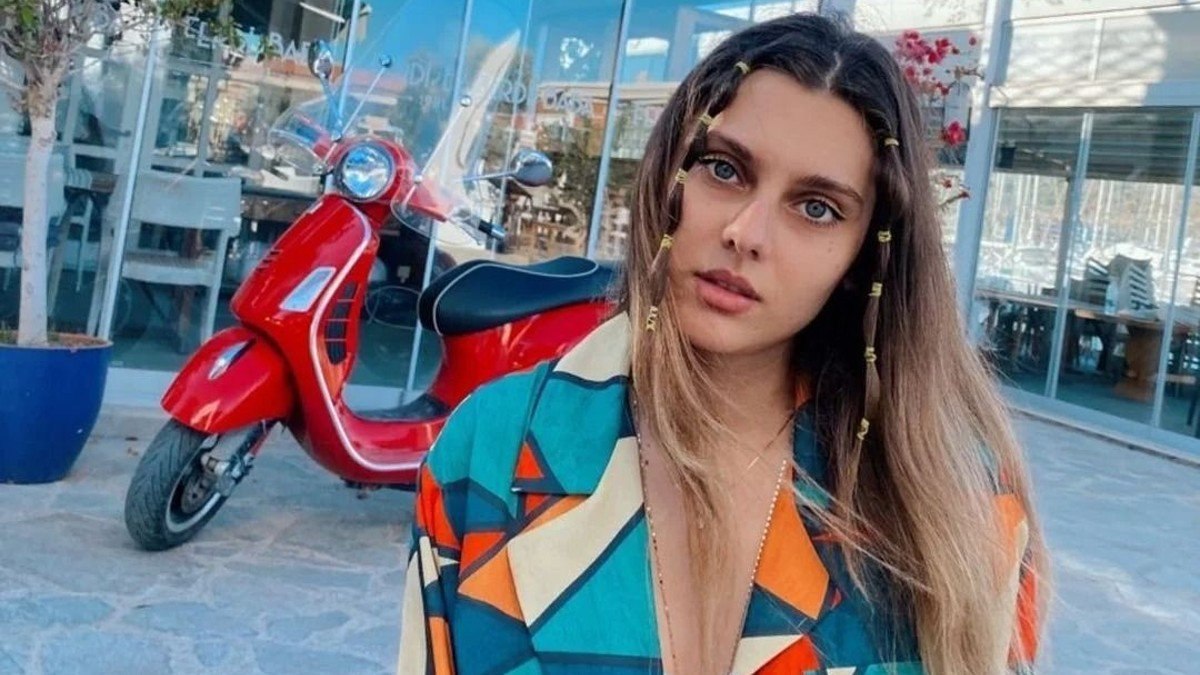 Survivor Tuğçe Melis Demir güzelliğiyle büyülüyor! 'Tablo gibisin..'