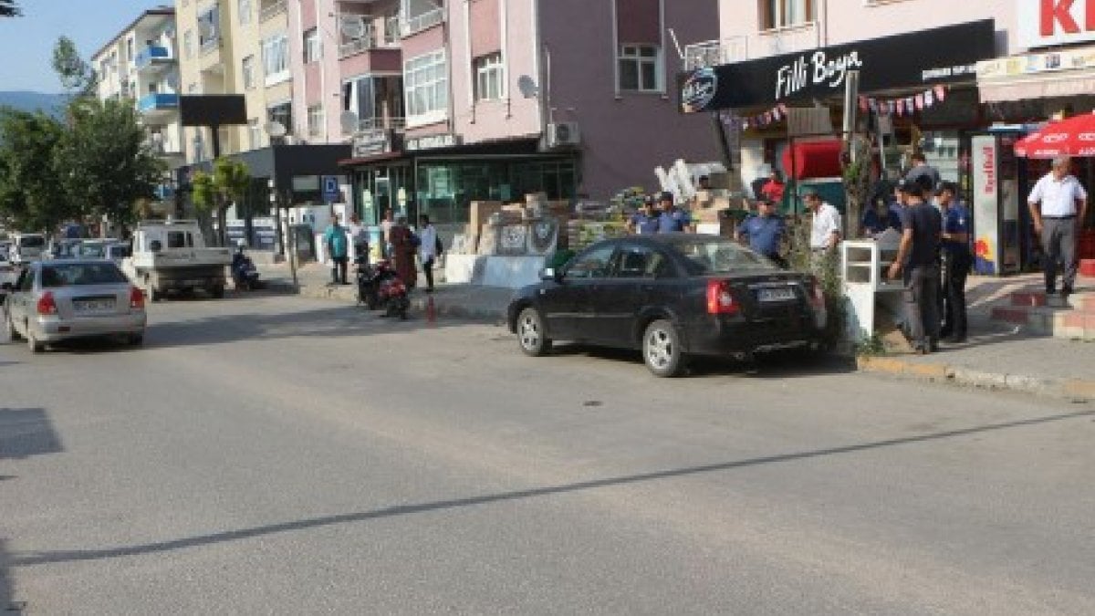 Tokat'ta bir kadın, sokakta gördüğü eski nişanlısını tabancayla vurdu