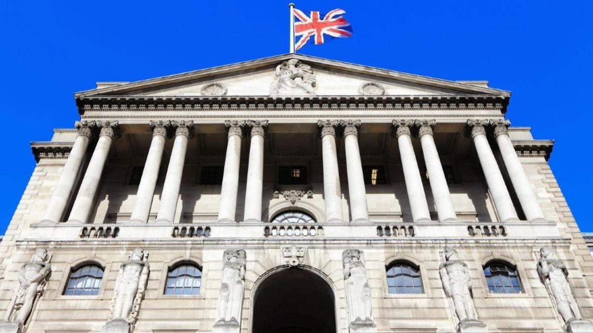 İngiltere Merkez Bankası'ndan 27 yılın en büyük faiz artışı