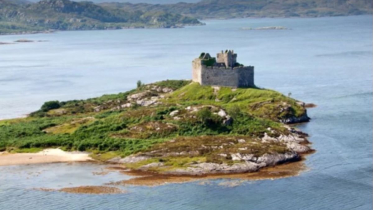İskoçya'da bir ada 80 bin sterline satışa çıkarıldı