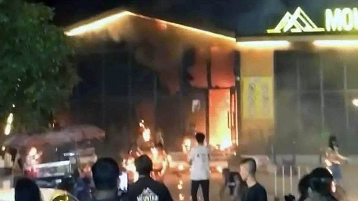 Tayland'da gece kulübünde yangın çıktı: 14 ölü