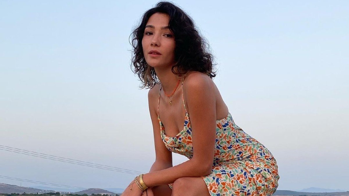 Aybüke Pusat pembe bikinisiyle büyüledi! 'Yaktın ortalığı..'