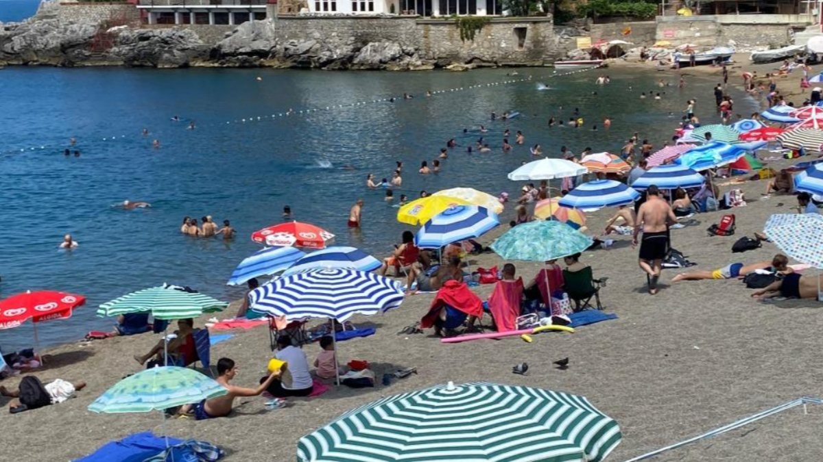Tatilcilerin yeni gözdesi Kapuz Plajı, Akdeniz sahillerini aratmıyor